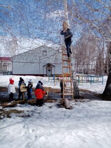 Прилетайте, скворушки - домики готовы!